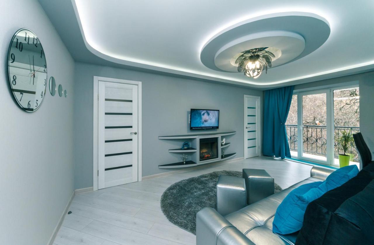 Апартаменты На Кловском Спуске В Центре Kyiv Exterior photo