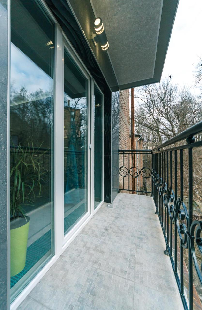 Апартаменты На Кловском Спуске В Центре Kyiv Exterior photo